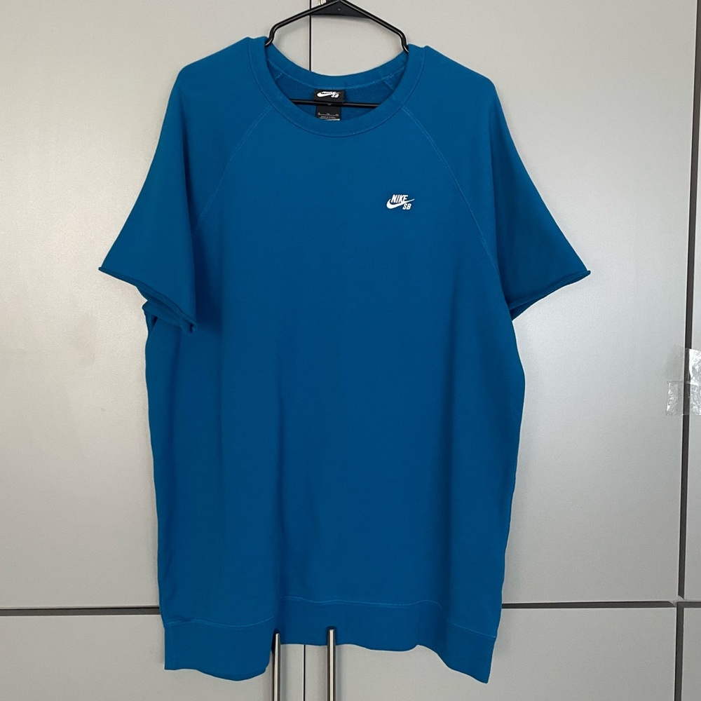 Men’s Nike SB shirt